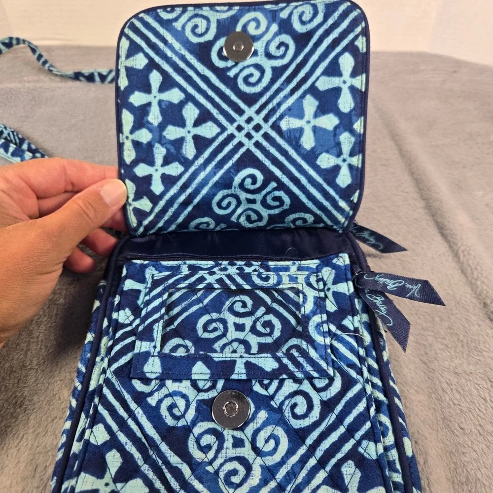 Vera Bradley Blue Quilted Batik Crossbody Bag Small Messenger ID Window